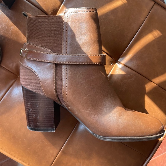 Tommy Hilfiger Ankle Boots Size 8.5 Brown Faux Leather Heel Booties - Picture 5 of 9